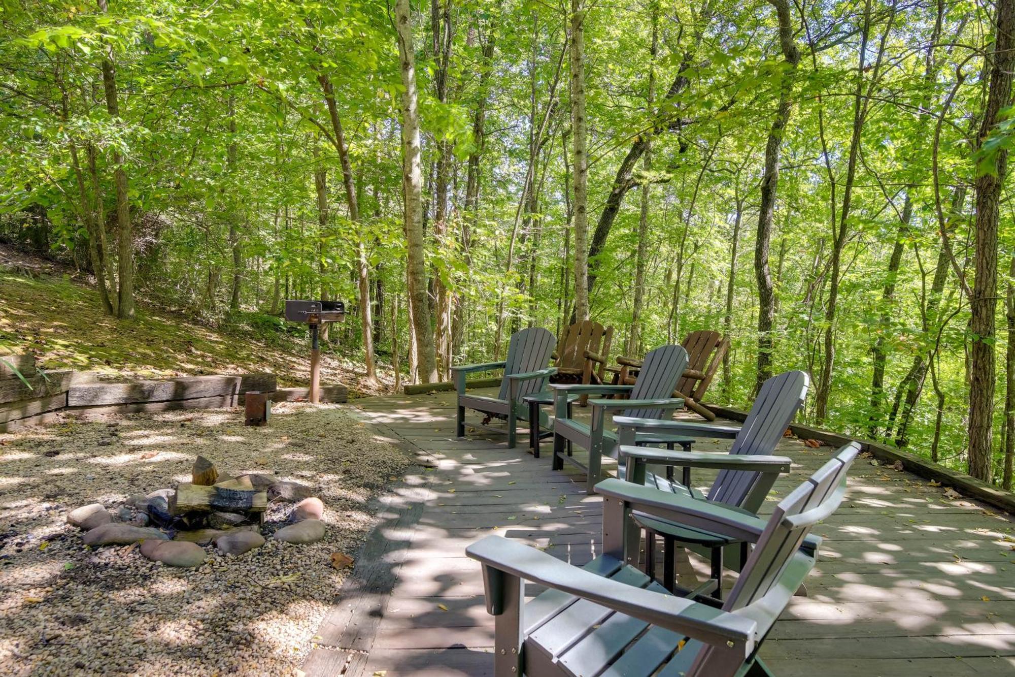 Secluded And Wooded Wears Valley Cabin With Fire Pit! Sevierville Exterior photo